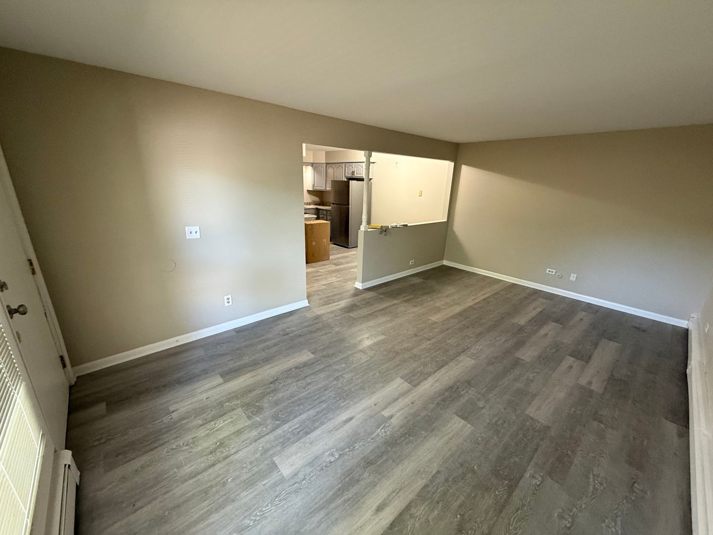 Rockford Apartment: 2415 Paradise Ave