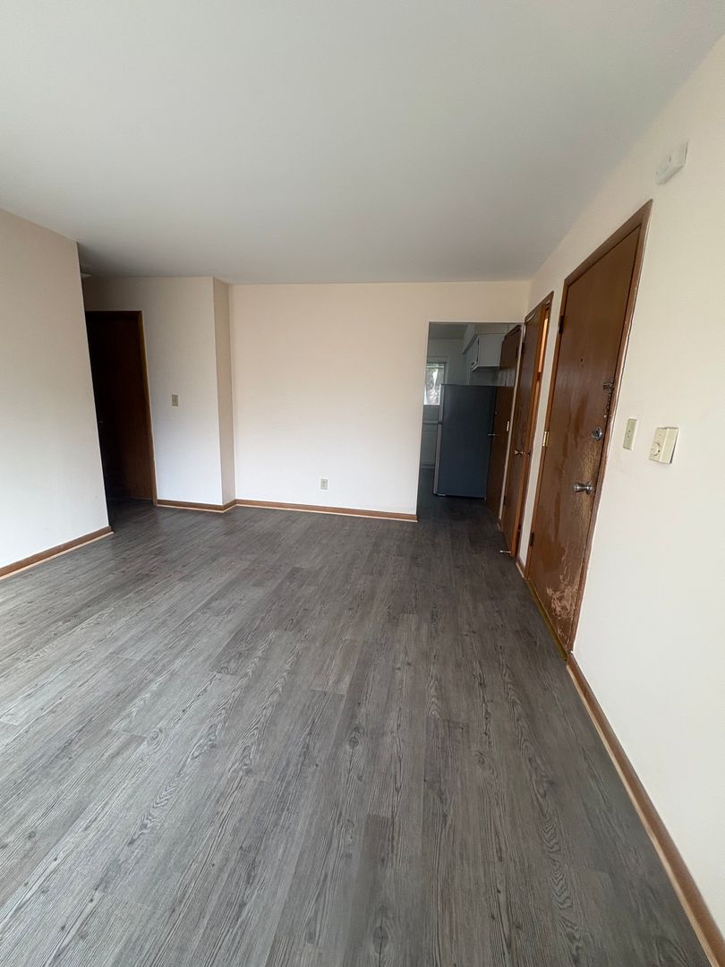 Rockford Apartment: 2226 N Rockton Ave