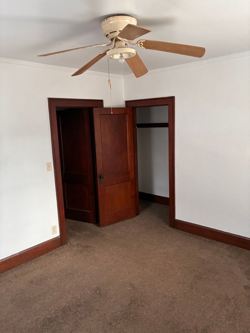 Rockford Apartment: 1025 21st Ave