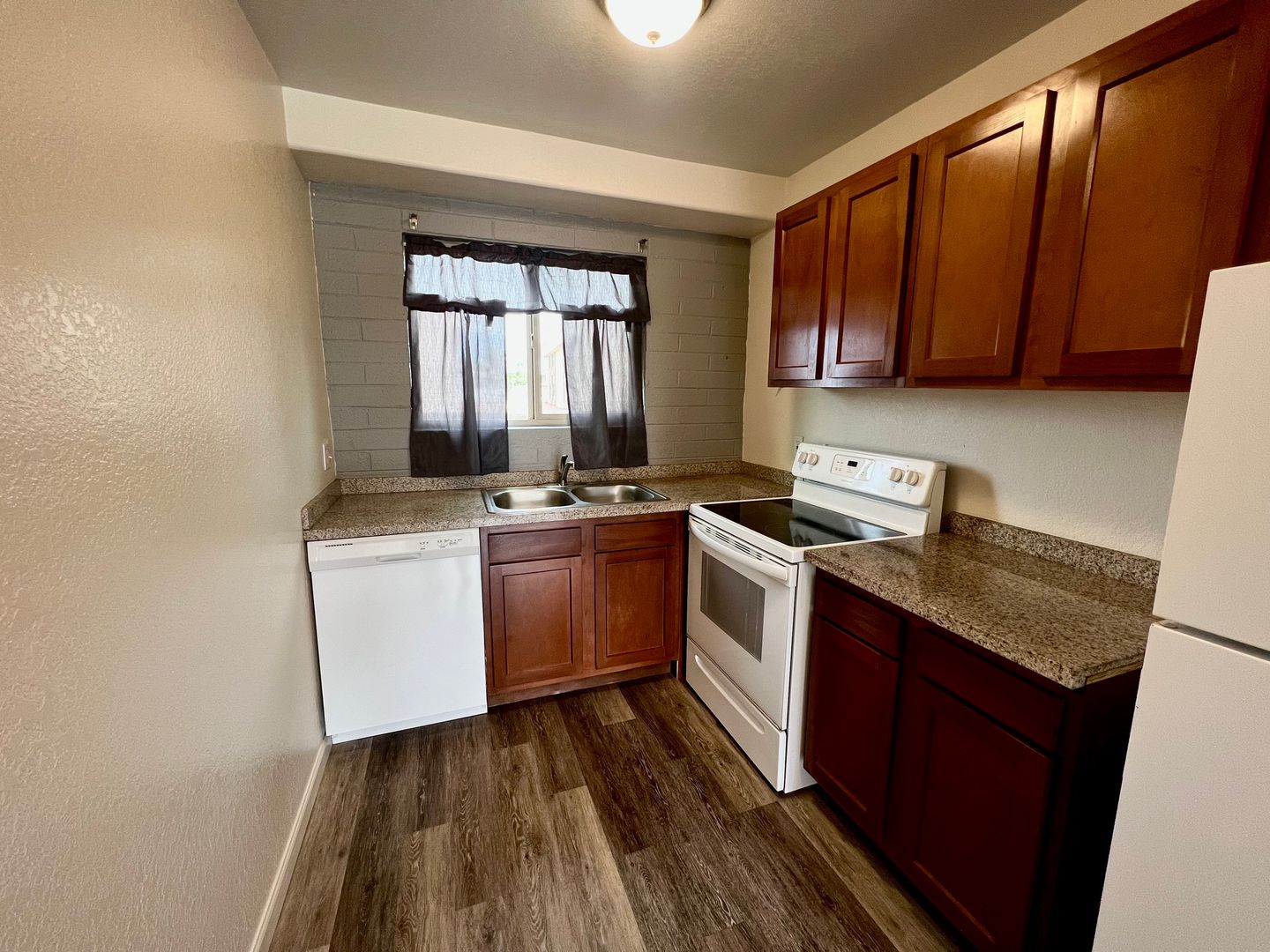 Sierra Vista Apartment: 201 North Garden Avenue