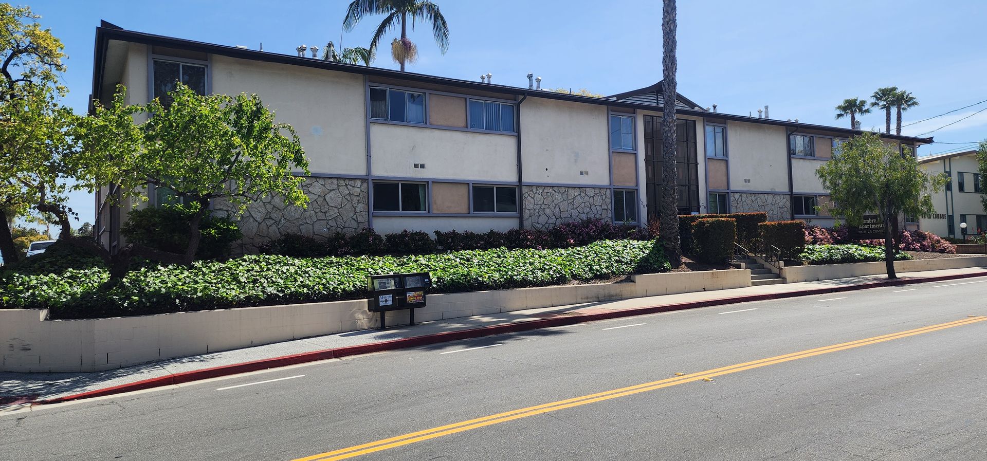 Santa Barbara Apartment: 120 N La Cumbre Rd