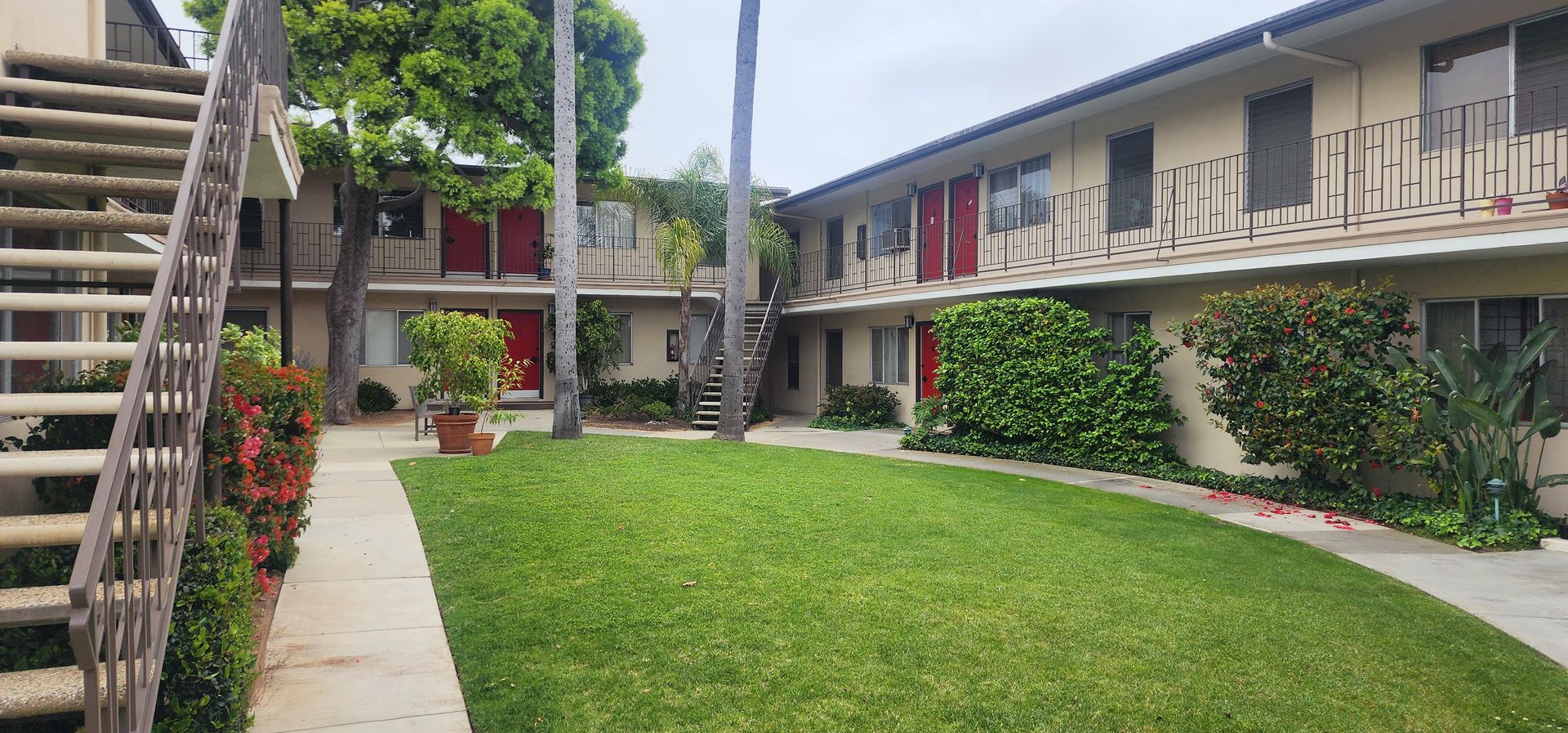 Santa Barbara Apartment: 120 N La Cumbre Rd