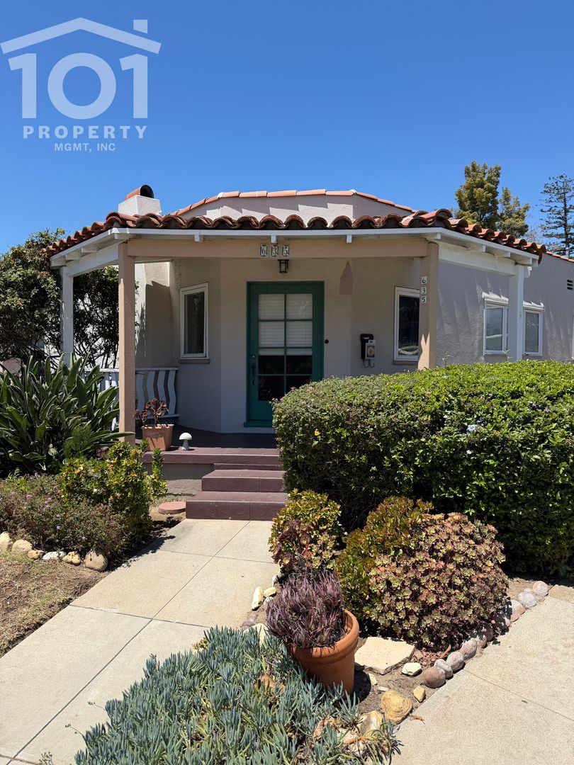 Santa Barbara House: 635 E Victoria St