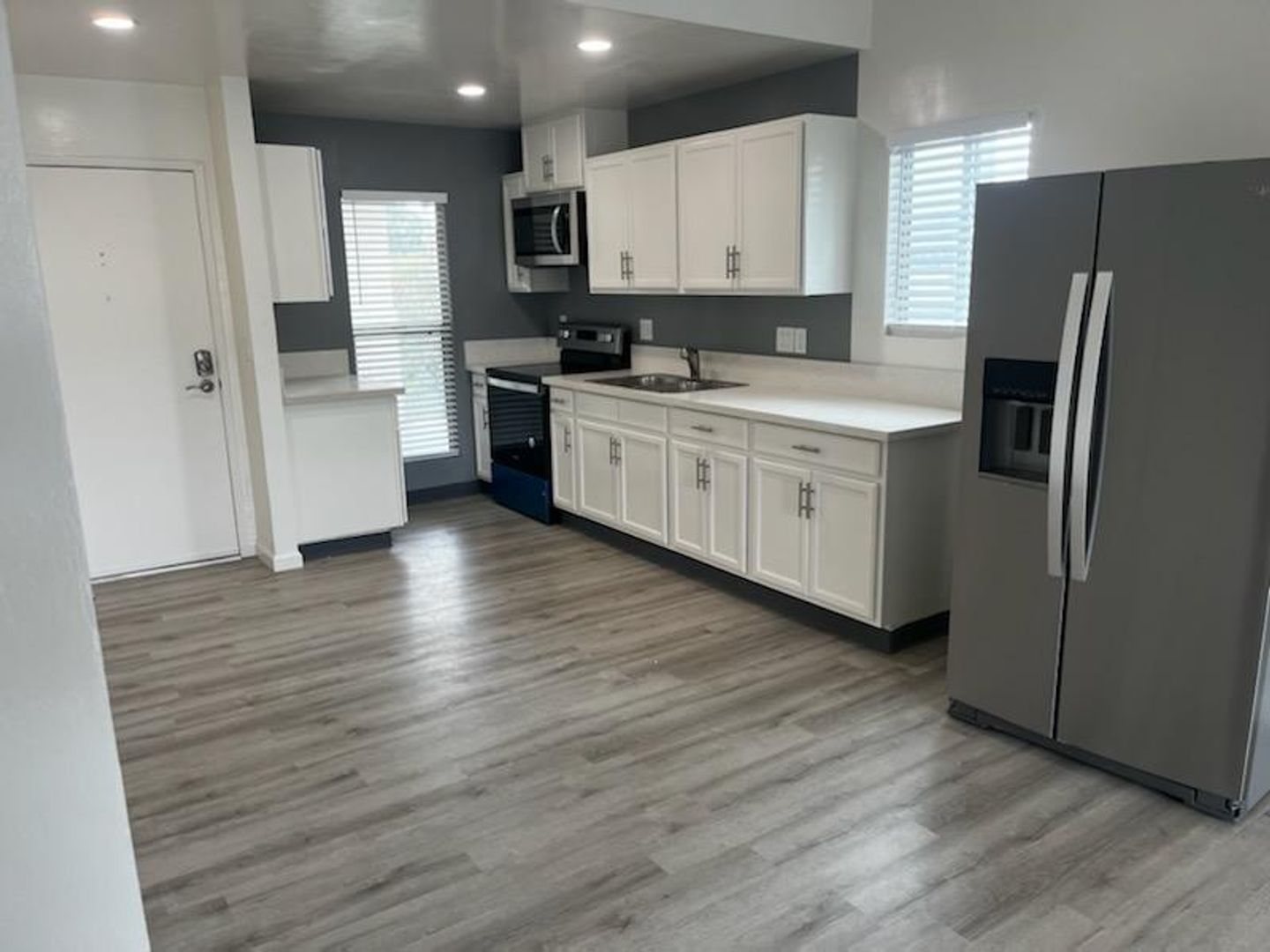 VENTURA Apartment: Kirk Ave