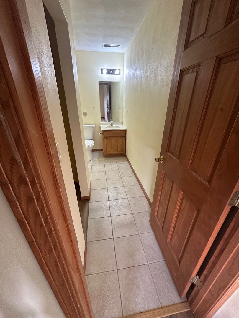 Roscoe Apartment: 10324 Metalmark Ln