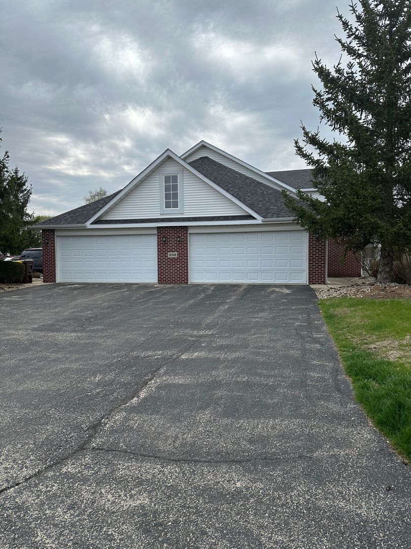 Roscoe Apartment: 10305 Metalmark Ln