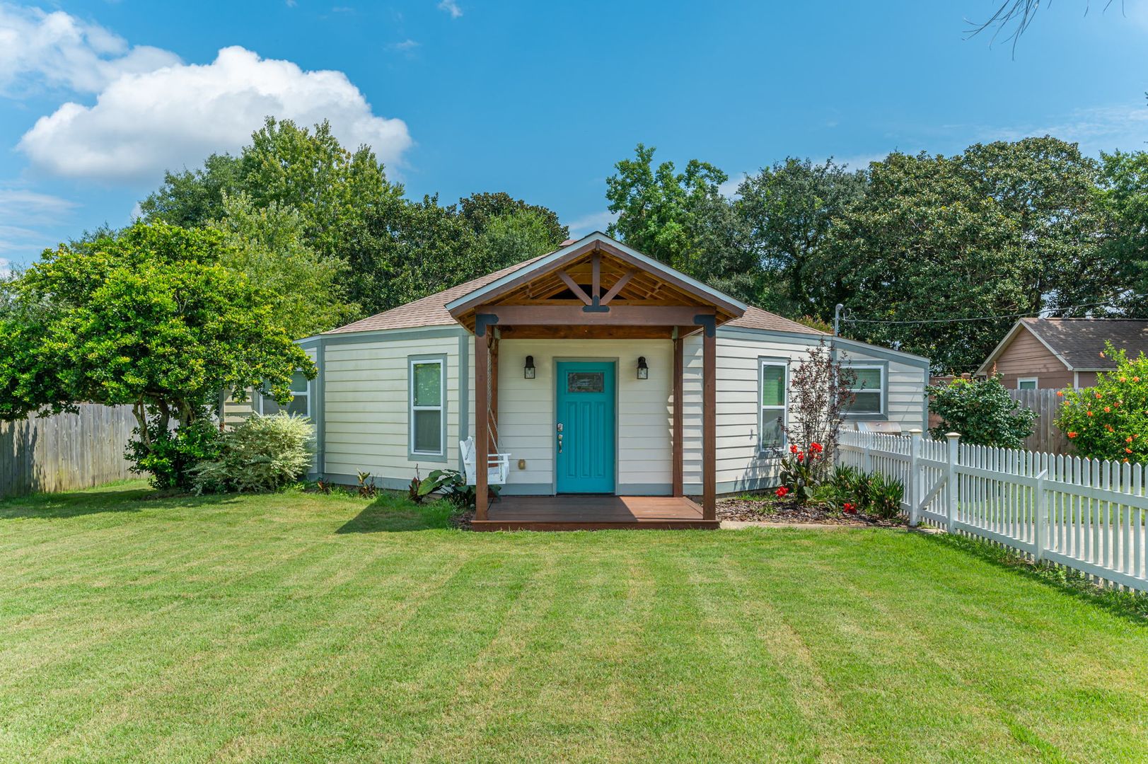 Destin House: 502 3rd Ave