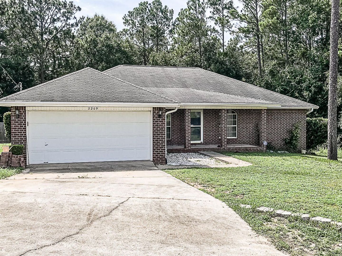 Crestview House: 2209 Titanium Drive