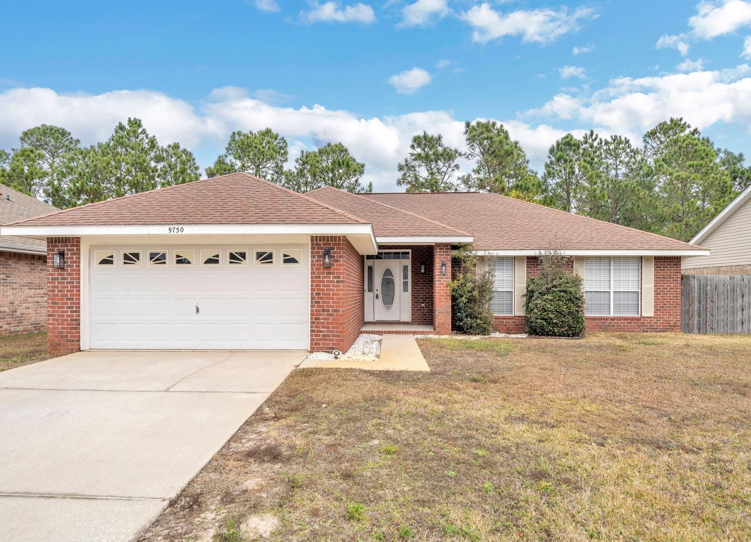 Navarre House: 9750 Parker Lake Cir