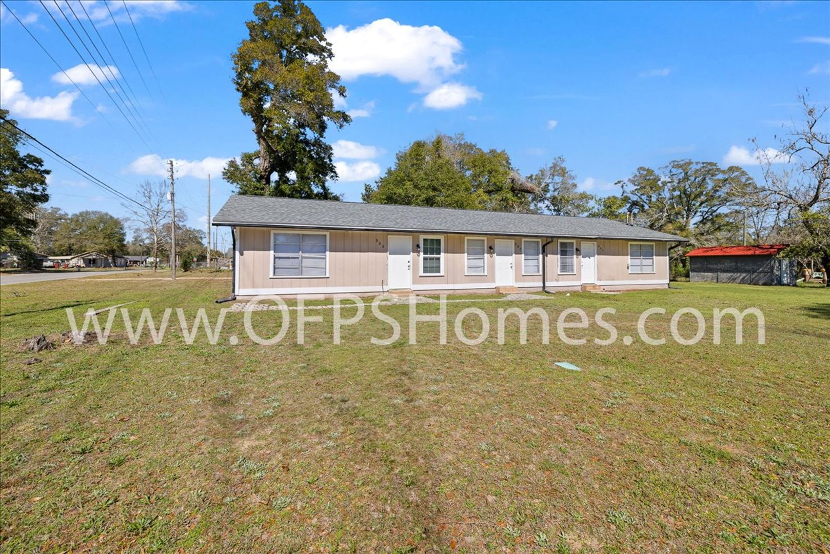 Crestview Apartment: Walnut Avenue