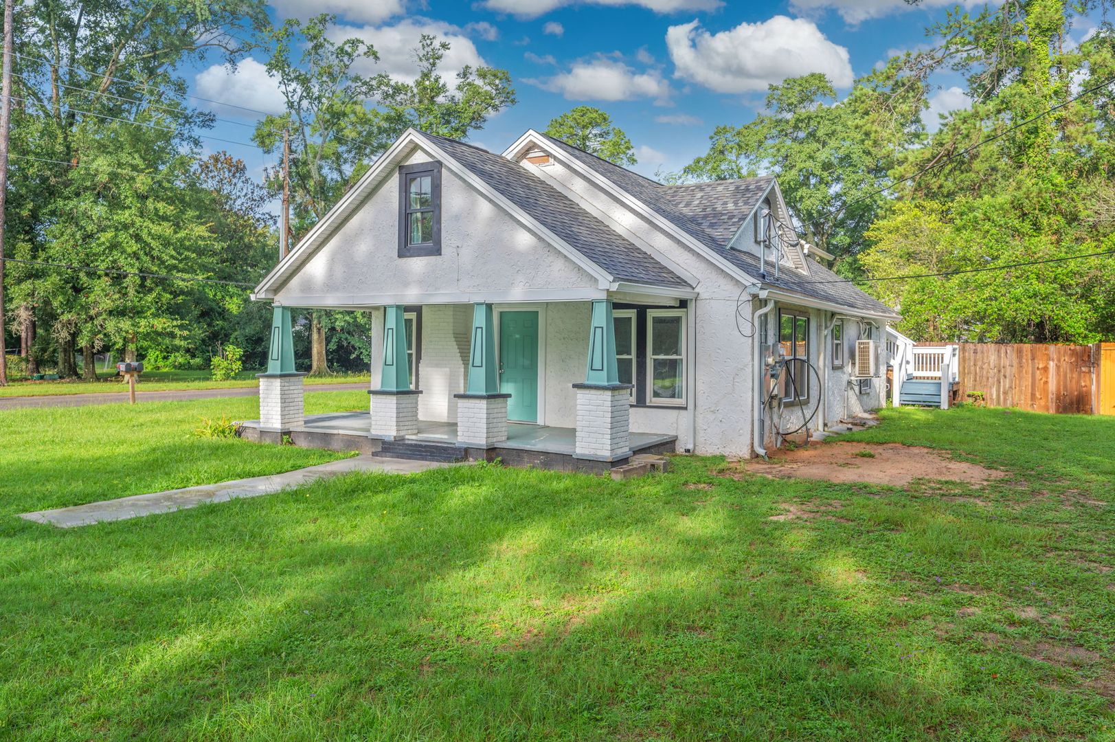 Crestview Apartment: 198 E 1st Avenue