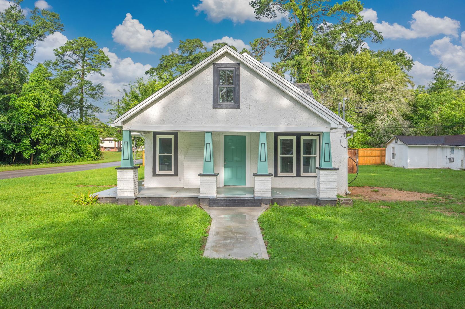 Crestview Apartment: 198 E 1st Avenue
