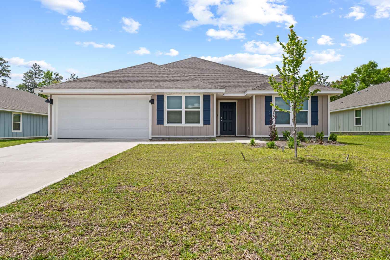 Crestview House: 557 Mary Lou Way
