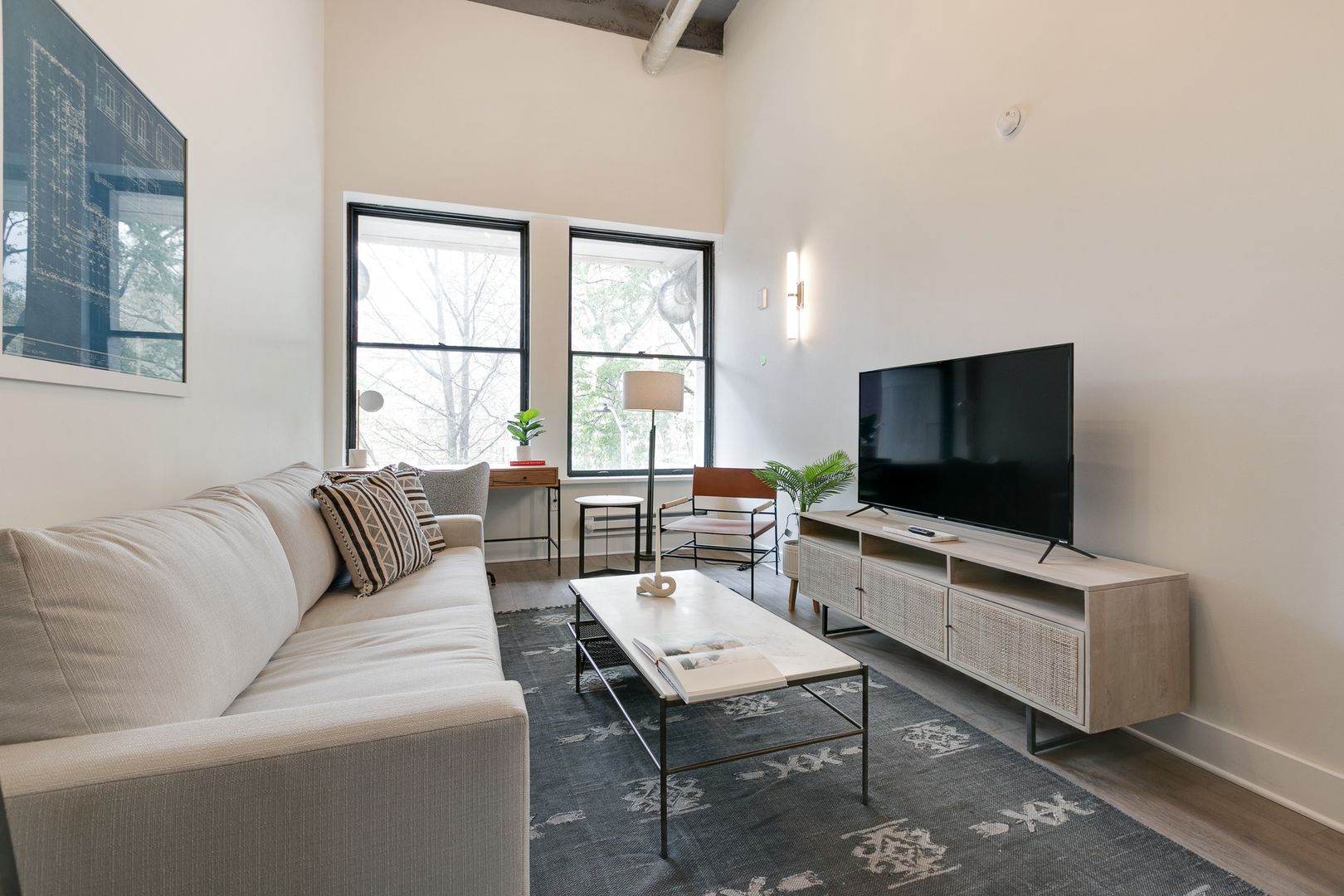 Philadelphia Apartment: 150 S Independence Mall W.