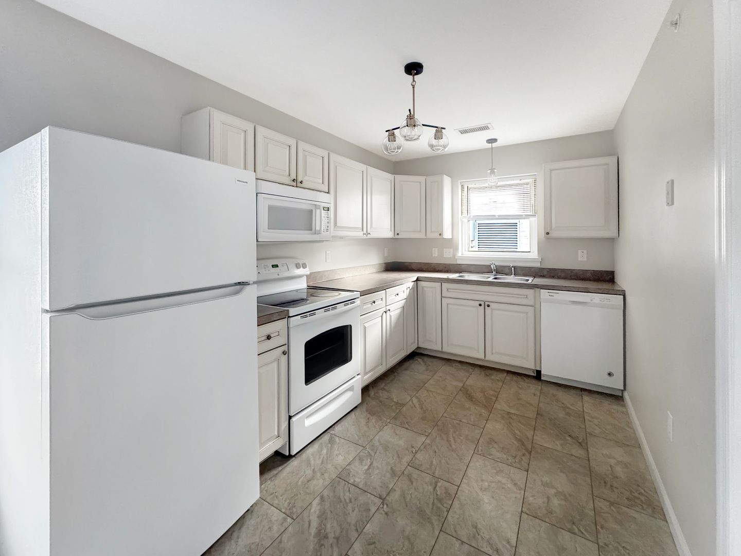 Williamsport Apartment: 414 W Fourth Street