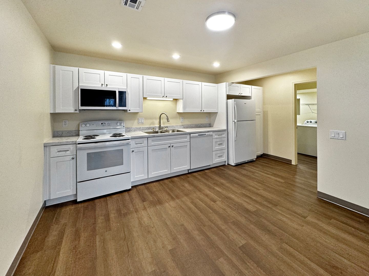 Jersey Shore Apartment: 515 Allegheny Street