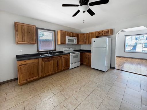 2BR/1BA First Floor - Pet Friendly