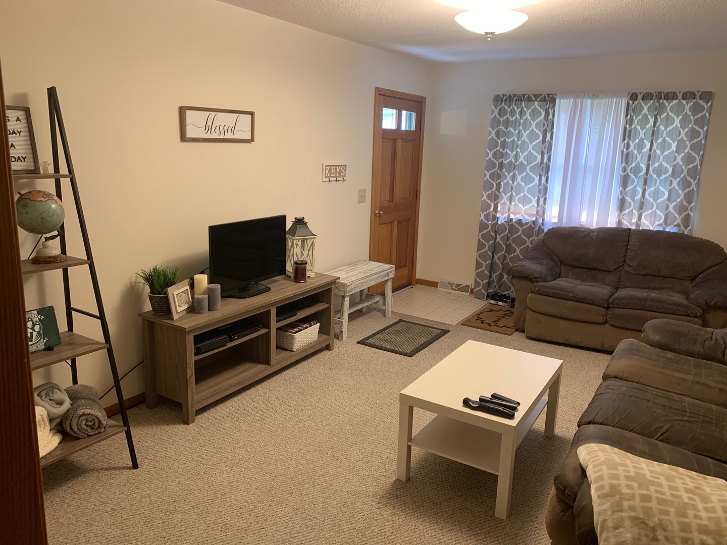 Savannah Apartment: 302 South 4th St