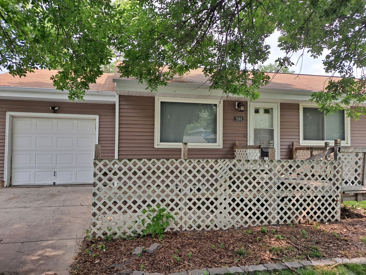 Omaha House: 7660 Grover Street