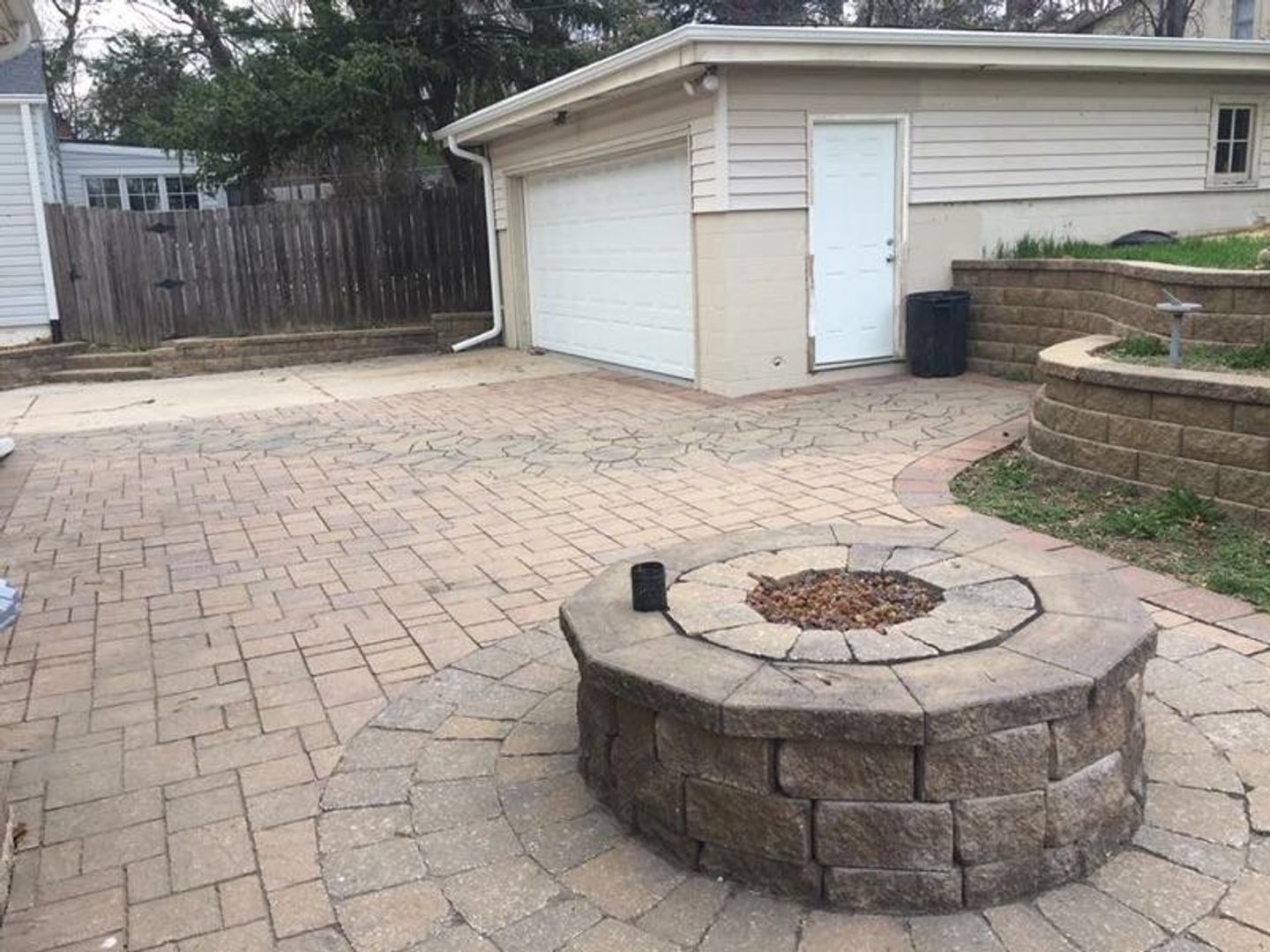 Omaha House: 909 S 68th St.