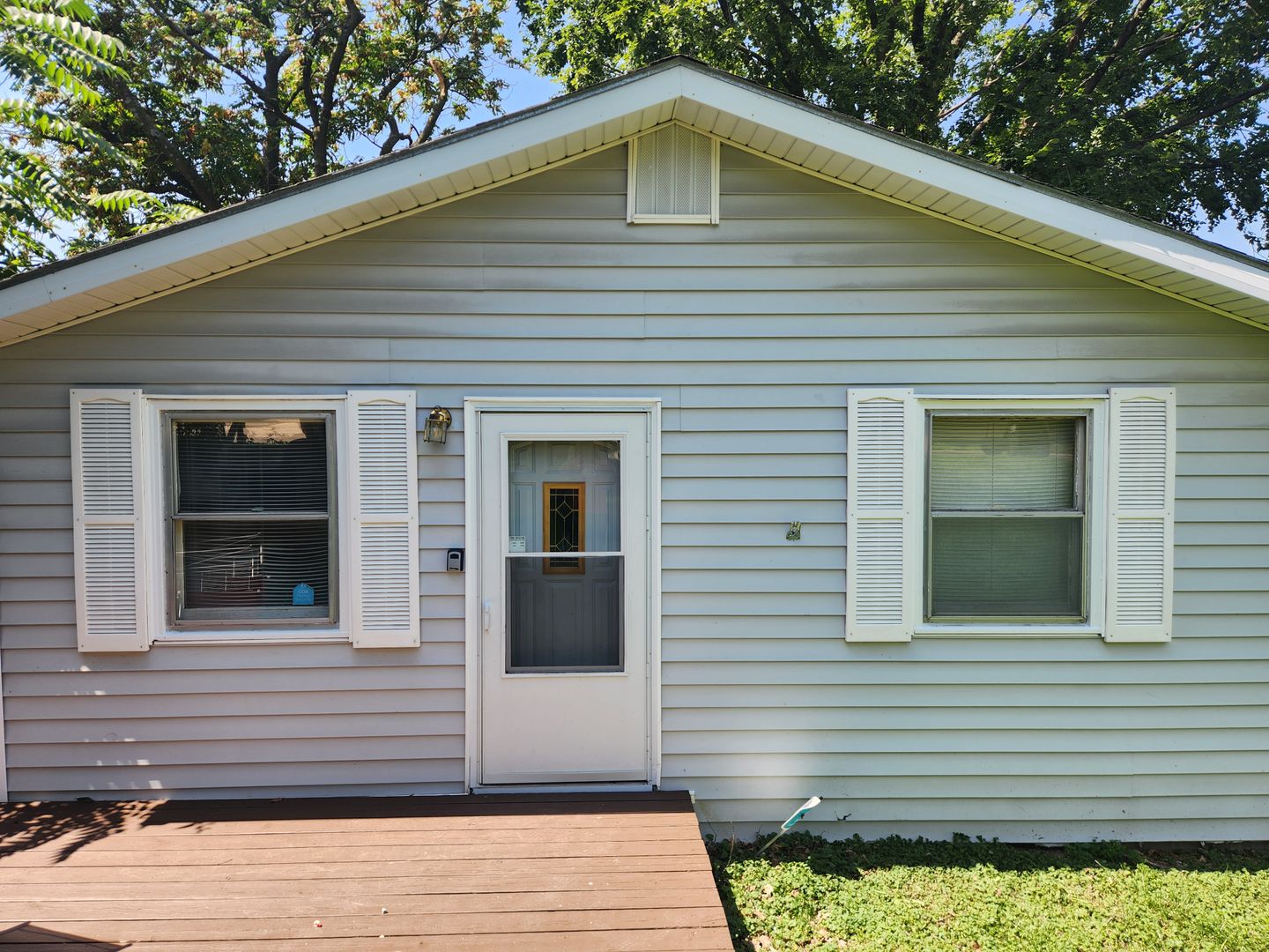 Omaha House: 5254 S 49th St