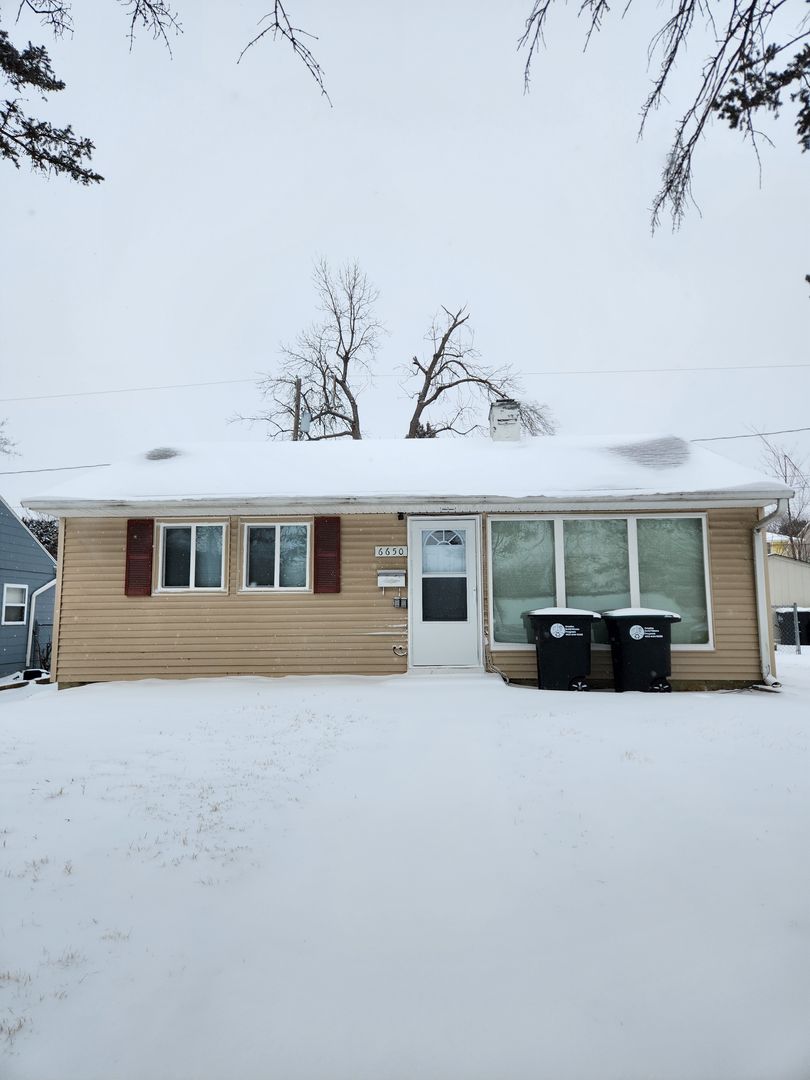 Omaha House: 6650 Decatur St