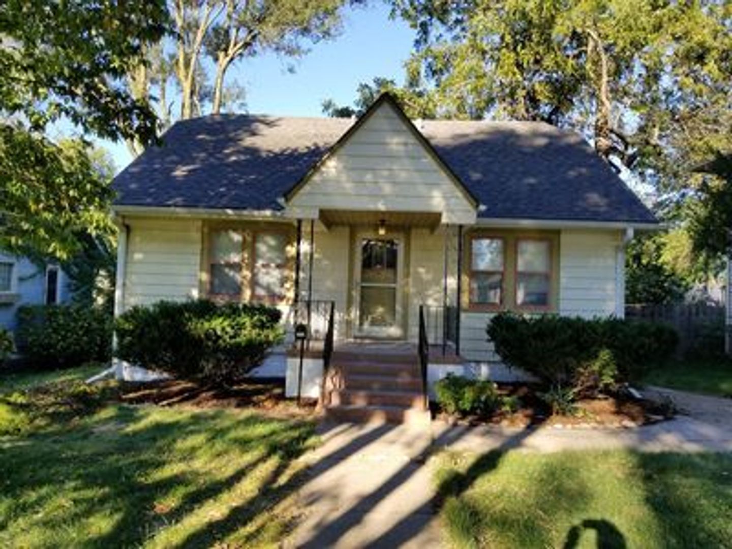 Omaha House: 2028 N 50th Avenue