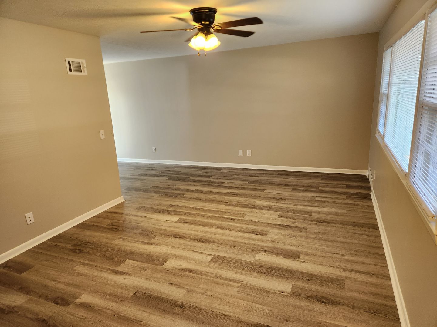 7410 Decatur St 2 of 8
