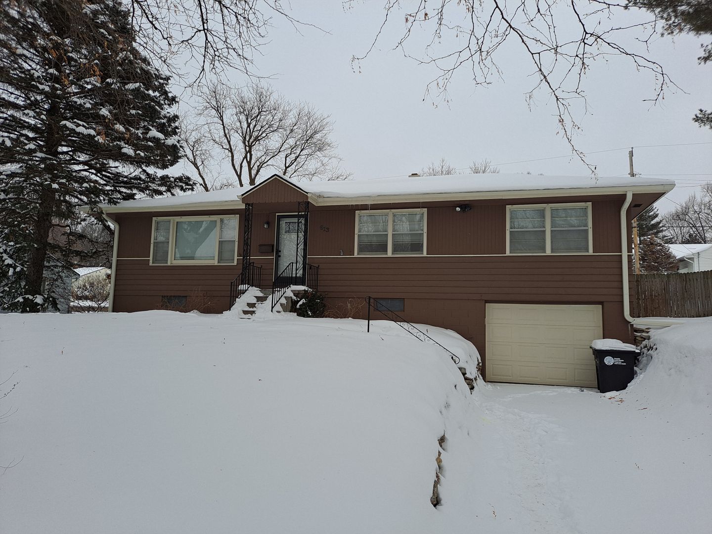 Omaha House: 613 South 68th Street
