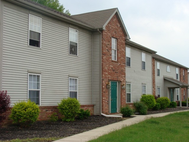 West Lafayette Apartment: 2911 and 2915 Horizon Dr.
