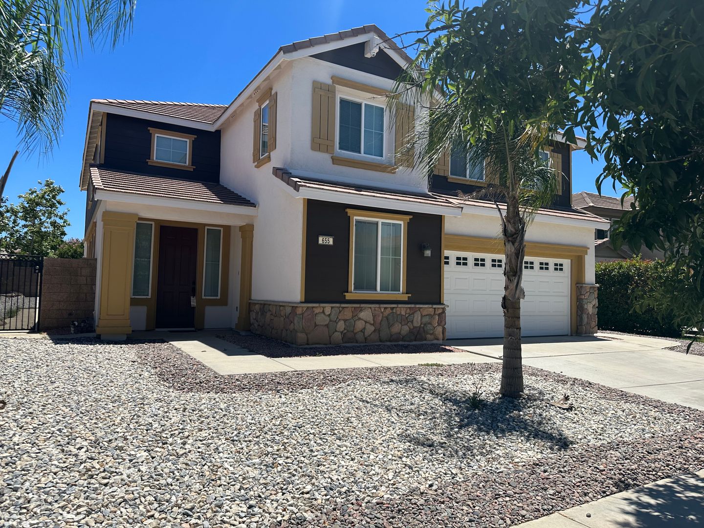 Hemet House: 655 Suncup Cir
