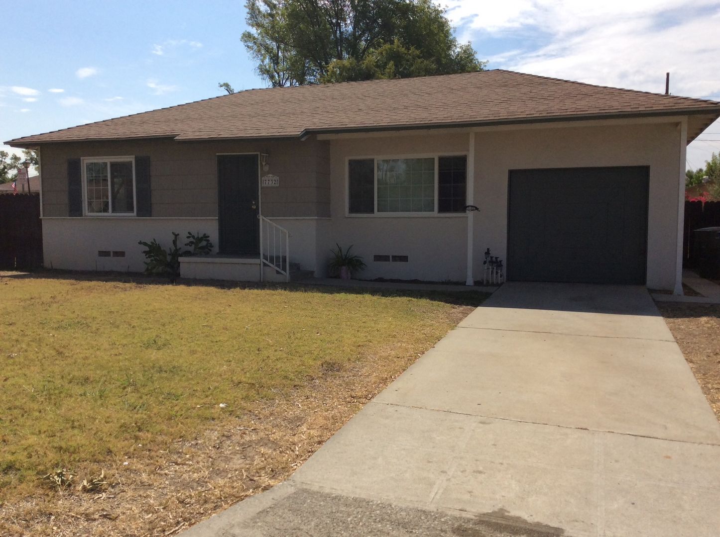 Riverside House: 7732 Willow Ave