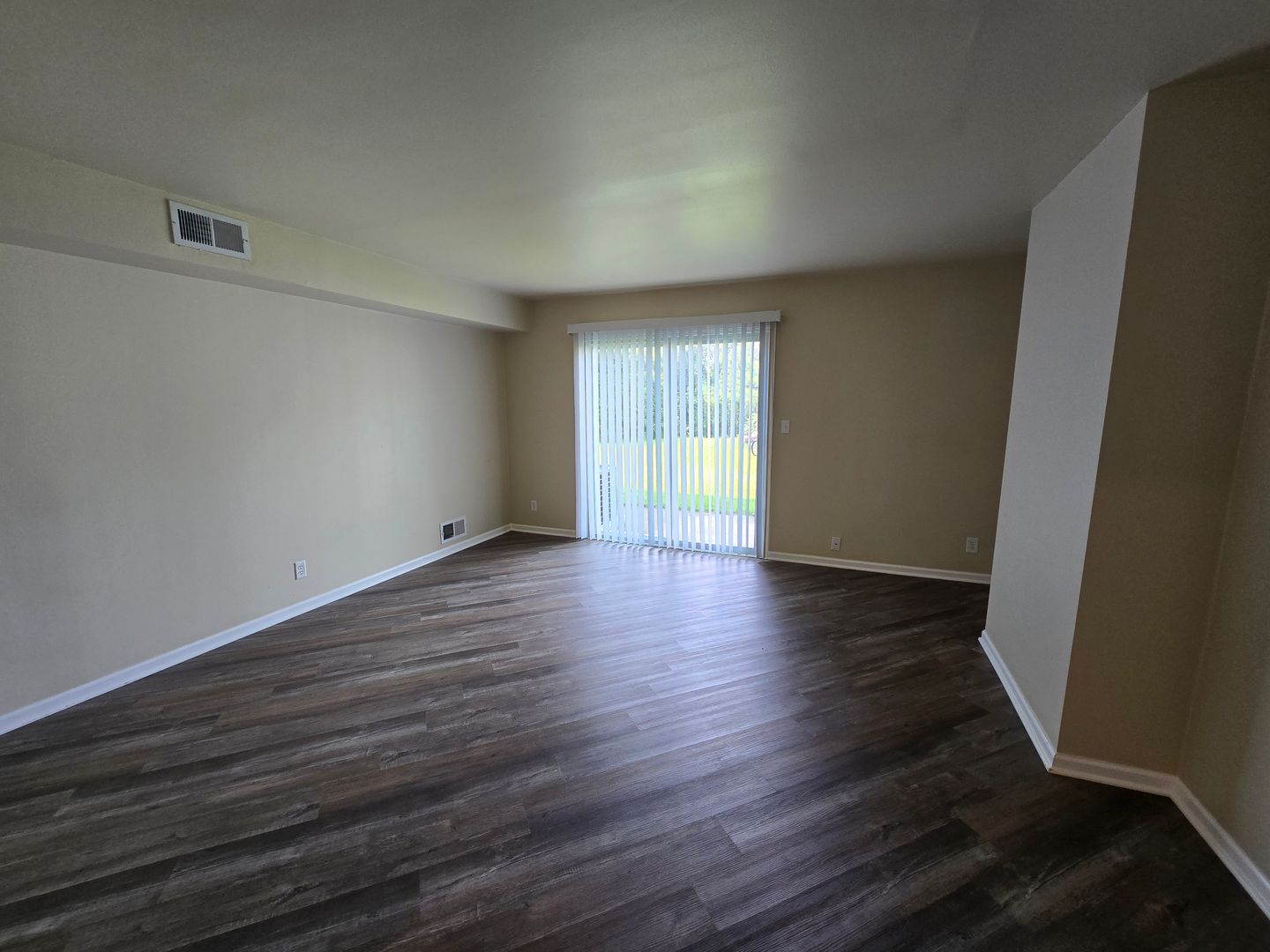 Rockford Apartment: 3039 Jacqueline Ct.