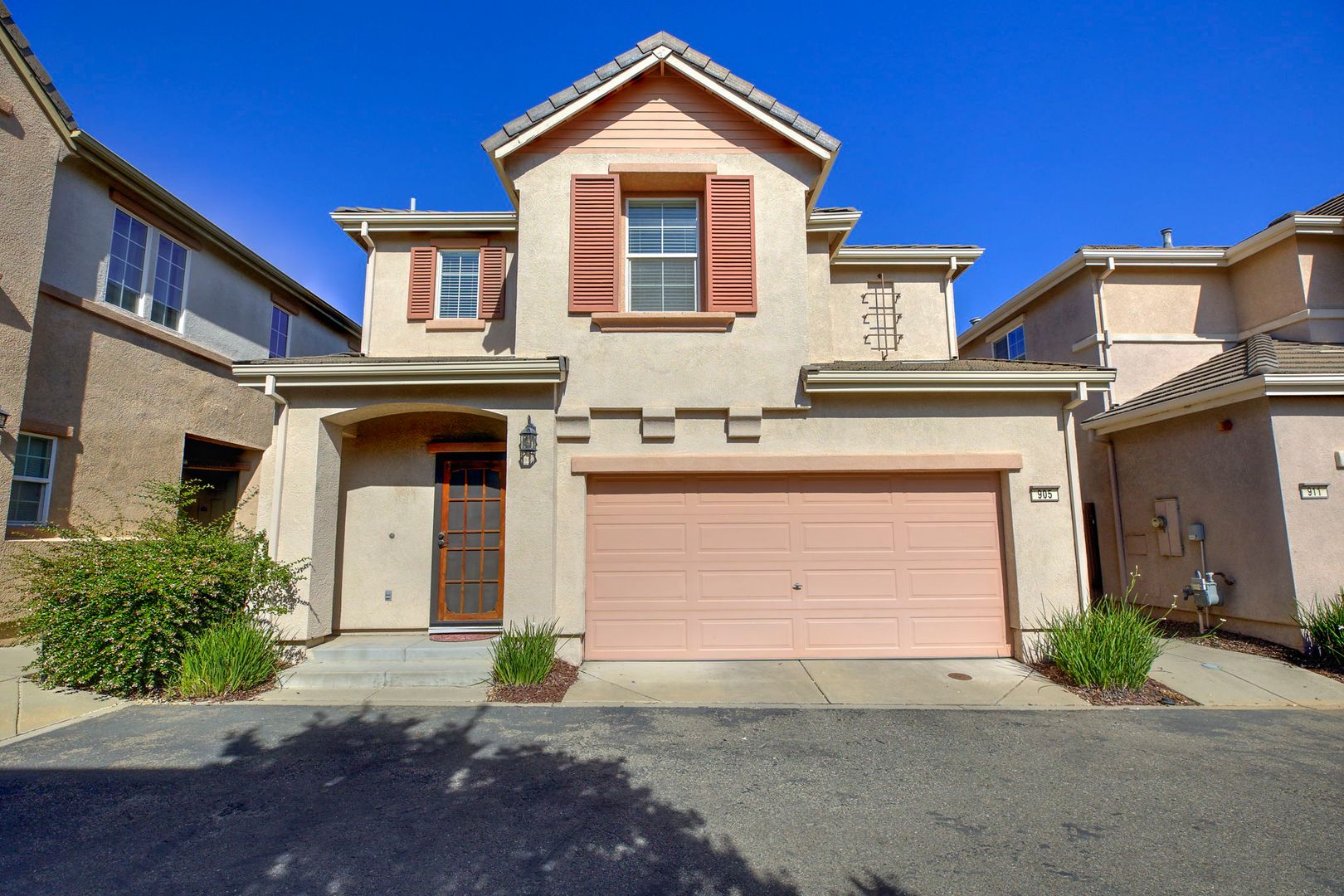 Lincoln House: 905 Equinox Loop