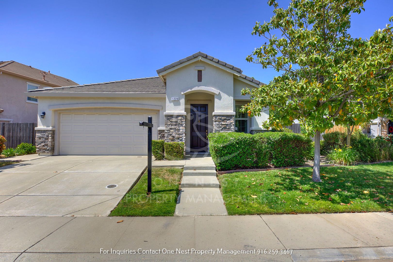 Lincoln House: 1228 Waverton Ln
