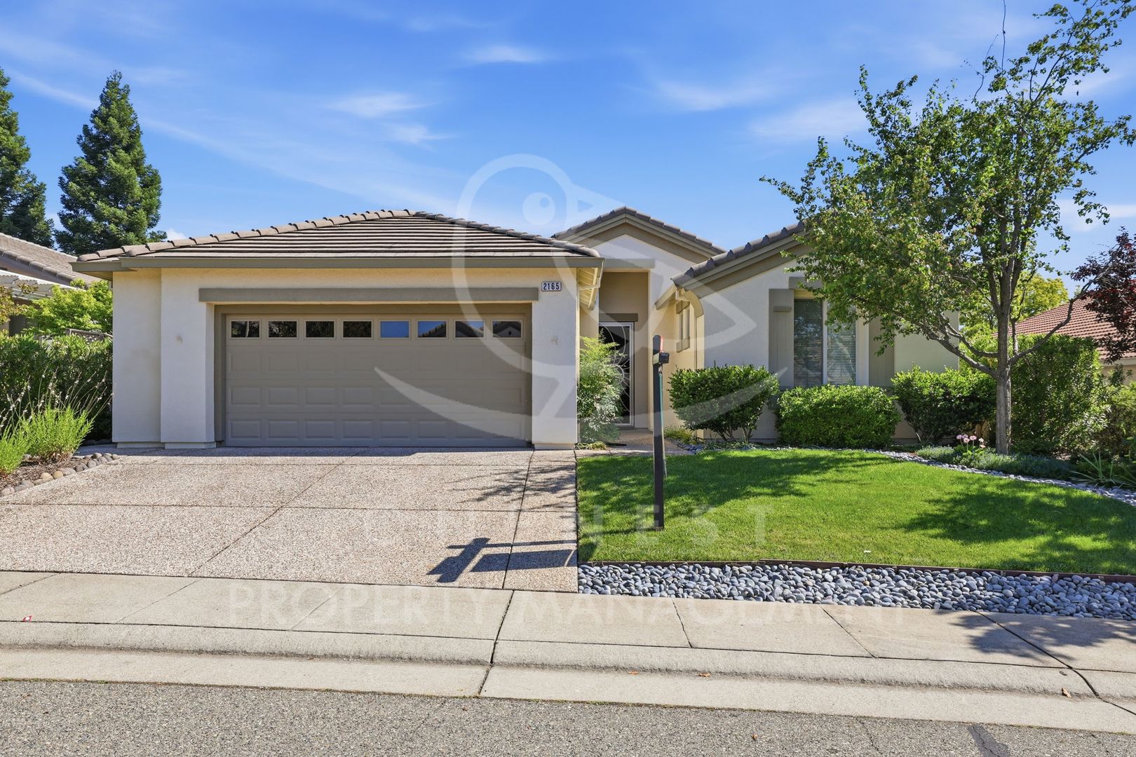 Lincoln House: 2165 Winding Way