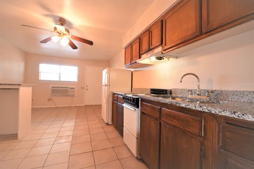 Studio with Separate kitchen,Vanity- $850/month,400sqft -Close to GM Motors and UTA – photo 1