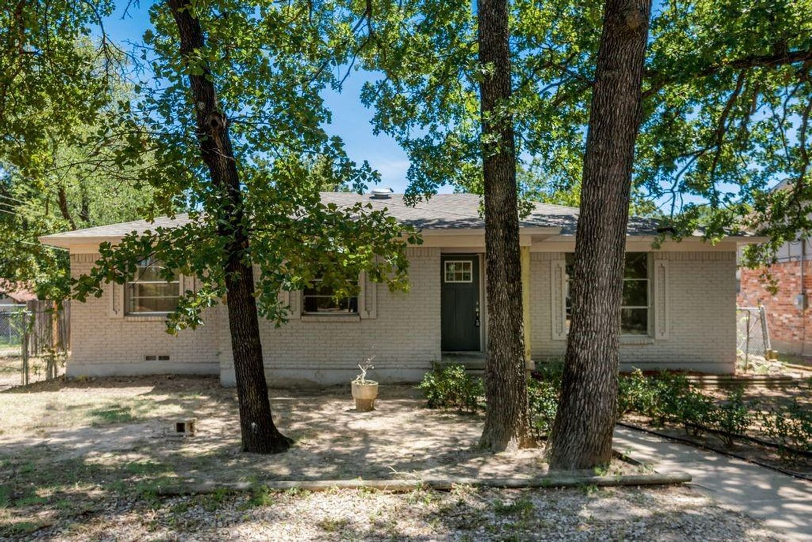 Dallas House: 10434 Springhaven Drive