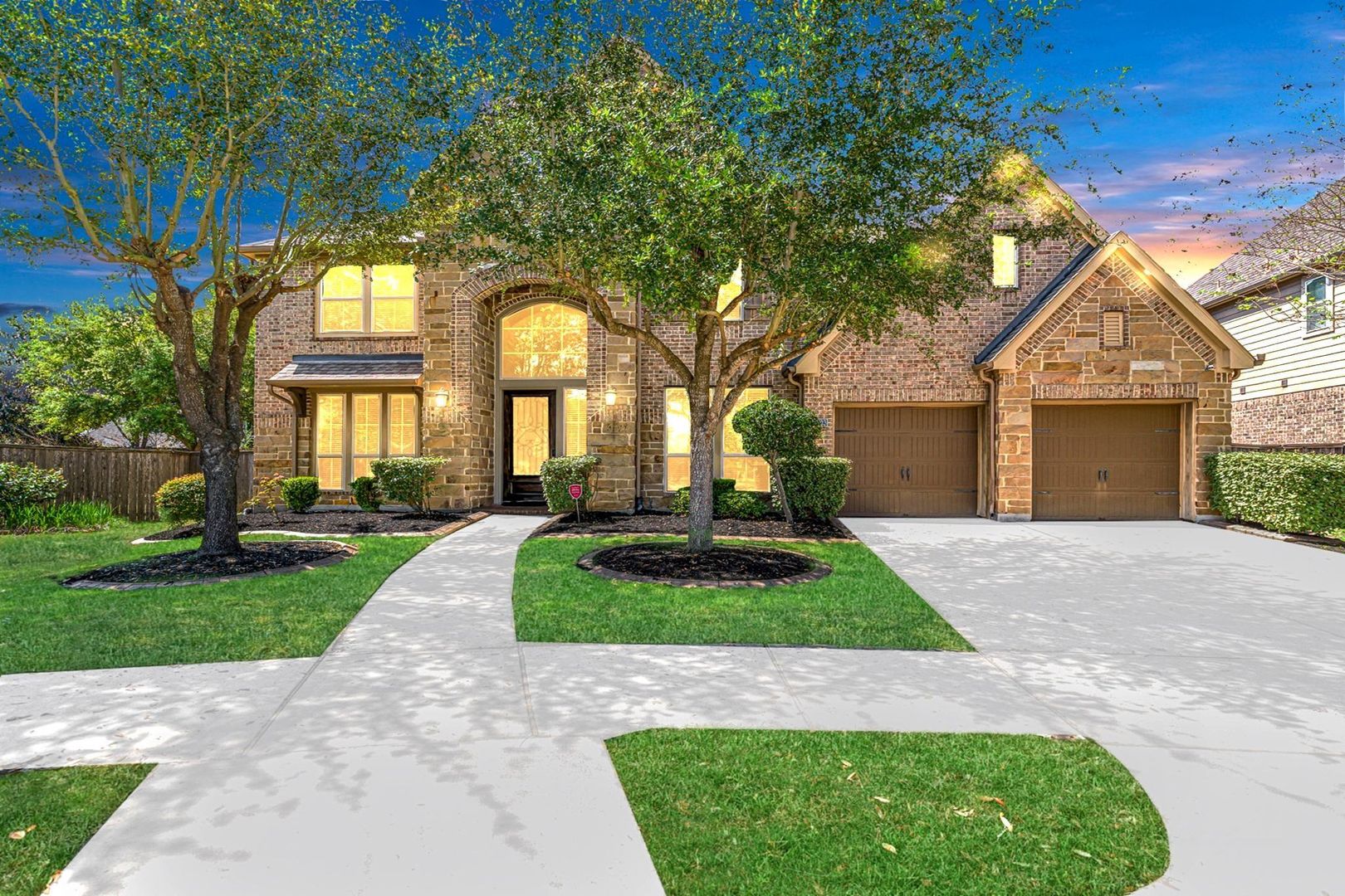 Katy House: 27703 Lodgemist Court