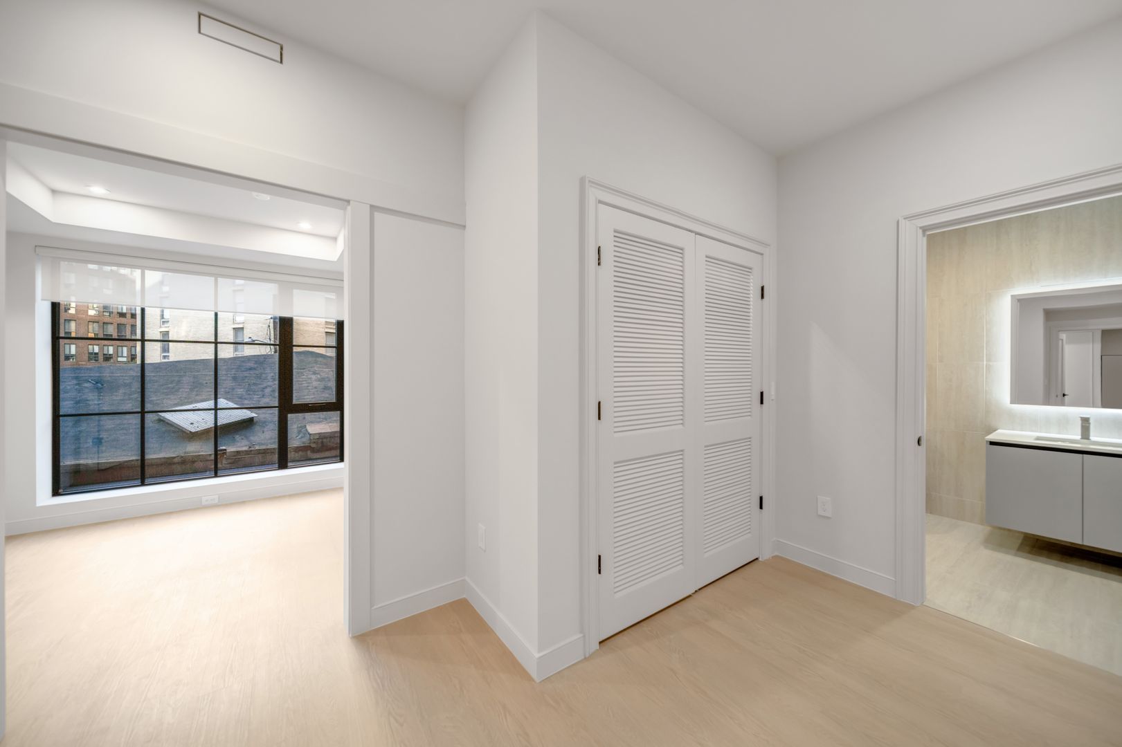 Washington Apartment: 2121 Ward Place NW