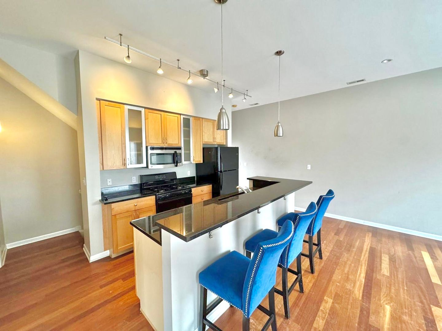 Cleveland Apartment: 10335 Detroit  Ave