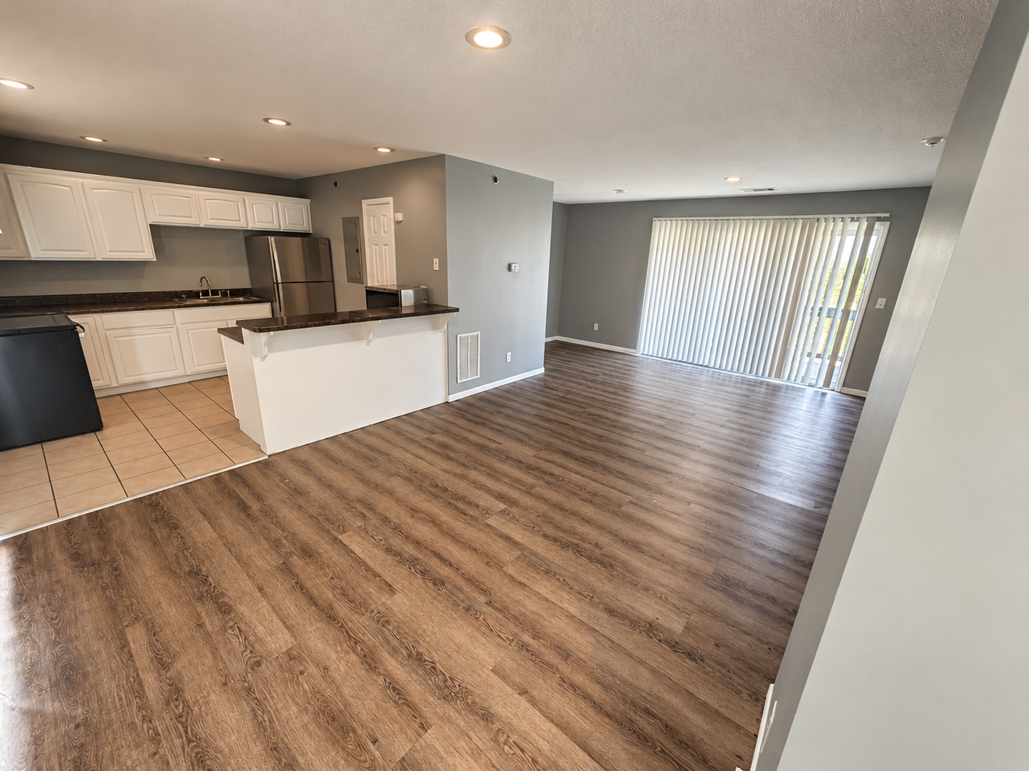 Shawnee Apartment: 10900 Oasis Court