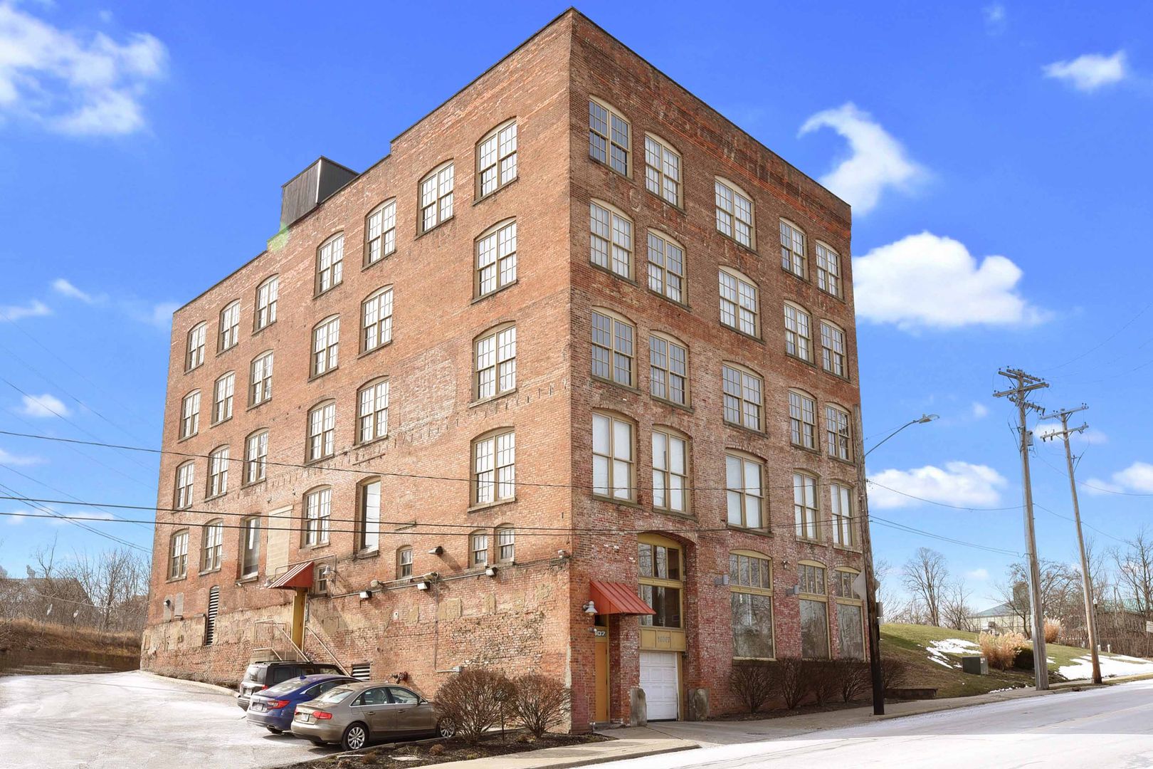Cleveland Apartment: 10307 Detroit Avenue