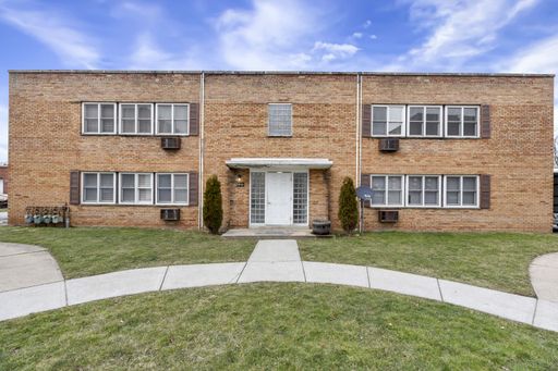 Renovated 2 Bedroom Unit with washer/dryer – photo 1