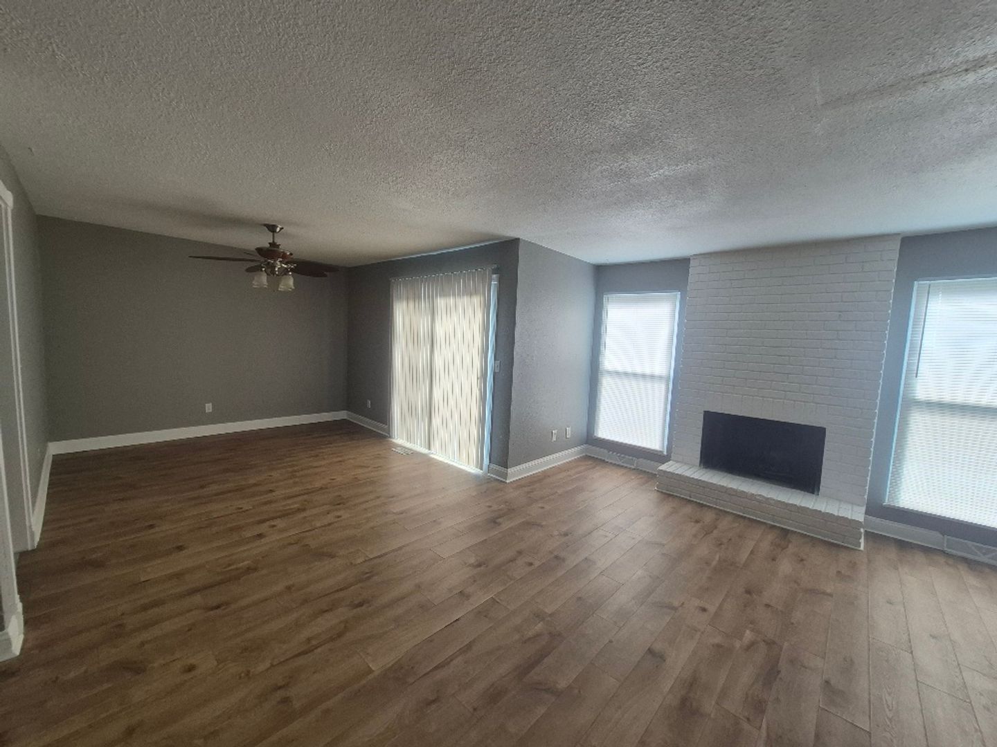Independence Apartment: 3926 S Redwood Dr