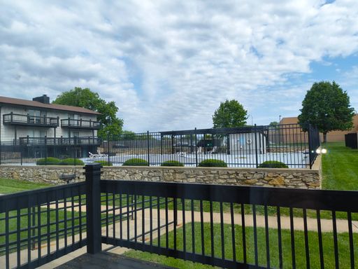 Your Quiet Retreat in the Heart of Shawnee – photo 1
