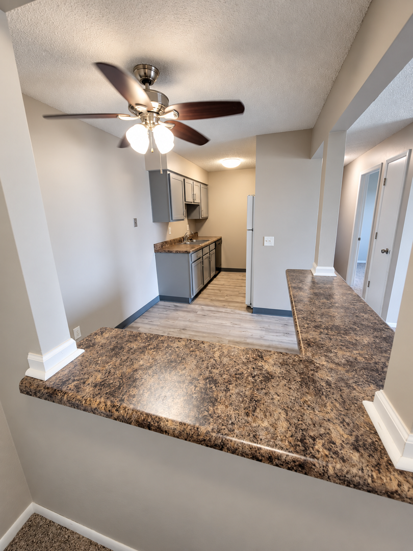 Ankeny Apartment: 1002-1004 SE Belmont Dr