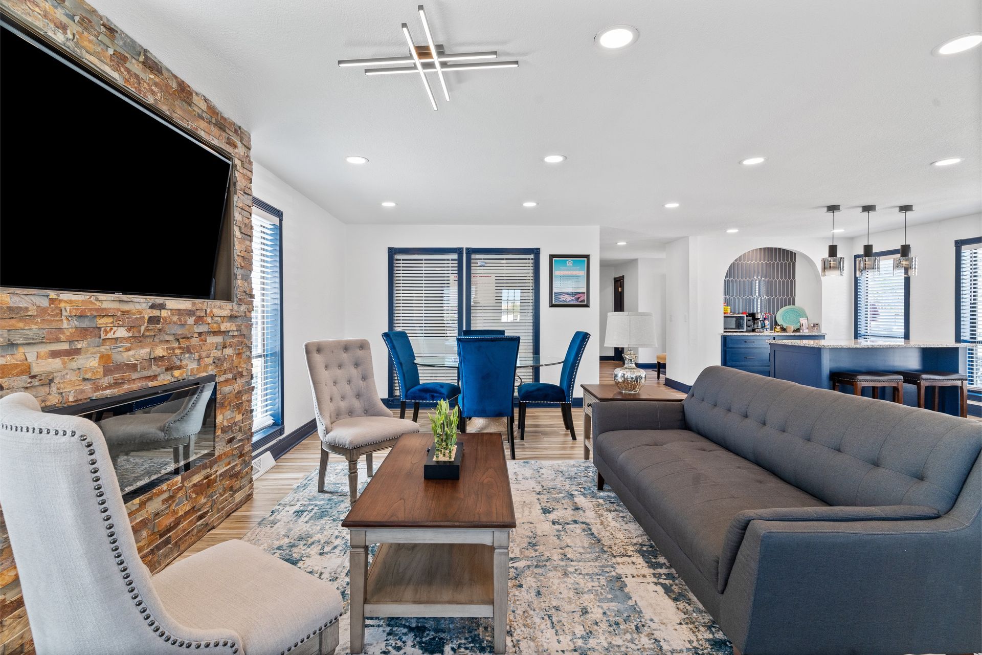 Coventry Park KC Apartments LLC - Condos 5 of 12