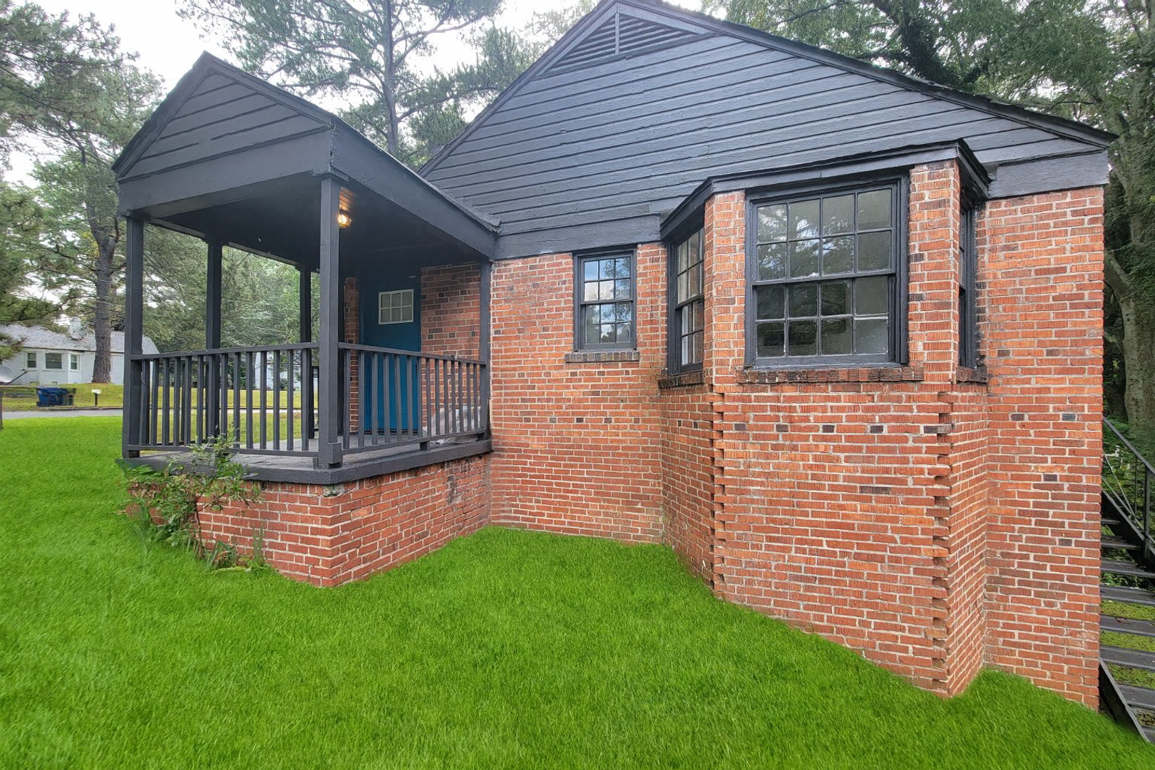 Atlanta House: 266 Whitaker Circle