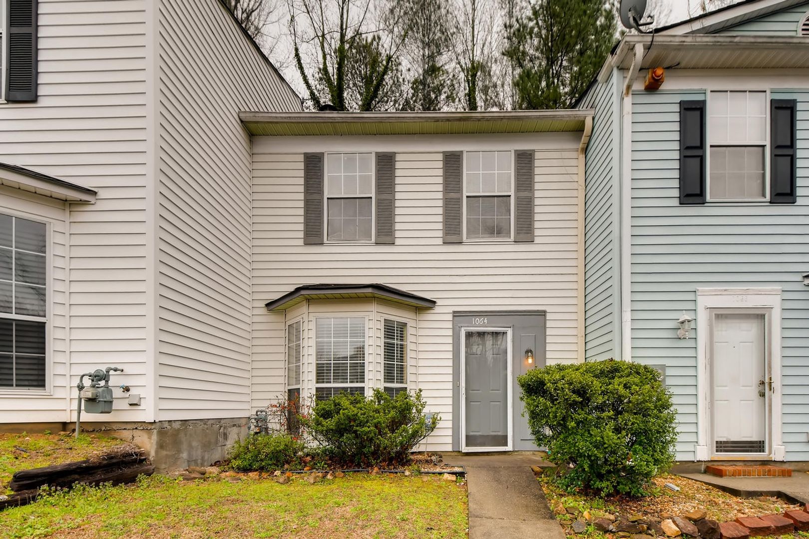 Smyrna Townhome: 1064 Huntington Trace